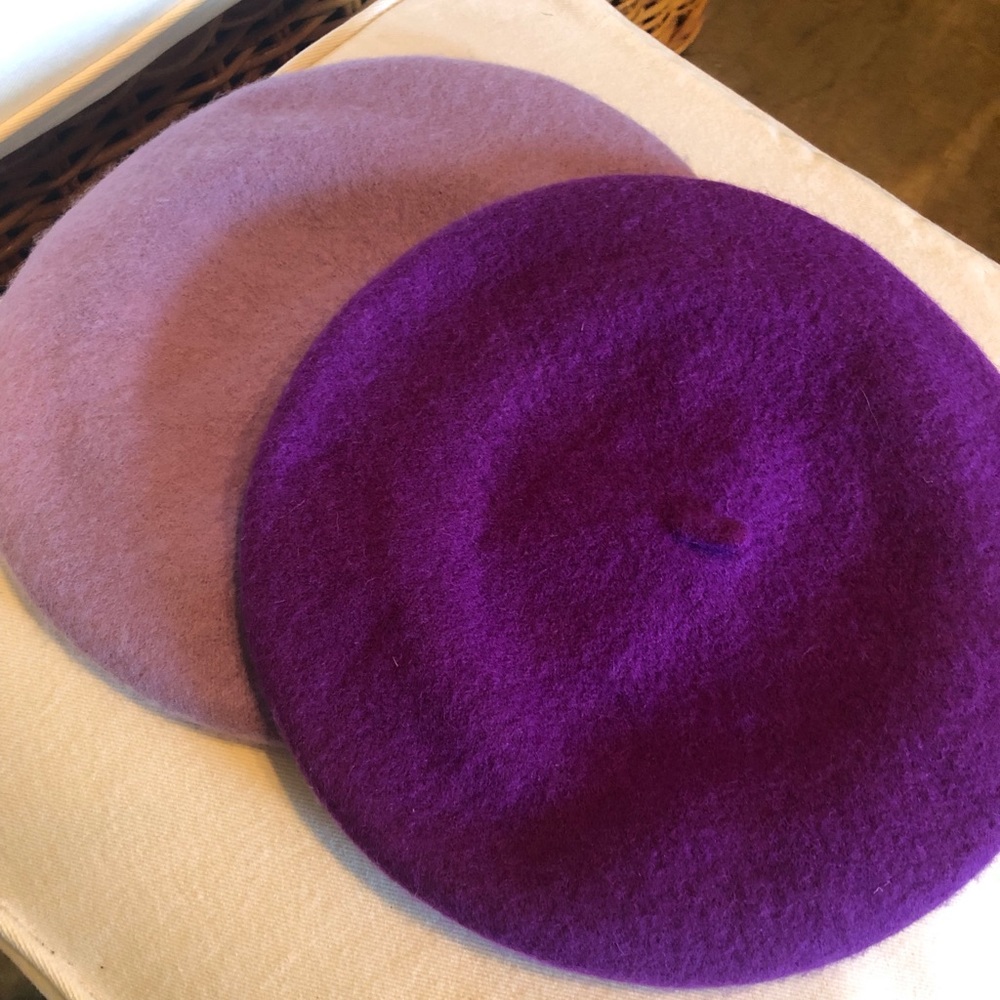 “She wore a Raspberry beret…”. New, NBW. Lavender and purple. 100% wool.
